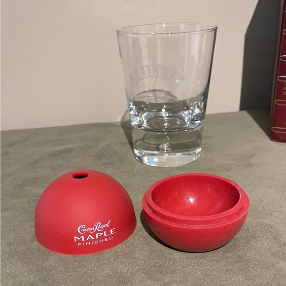 2/$20💕Whiskey Glass & Ice ball mold - Picture 2 of 3